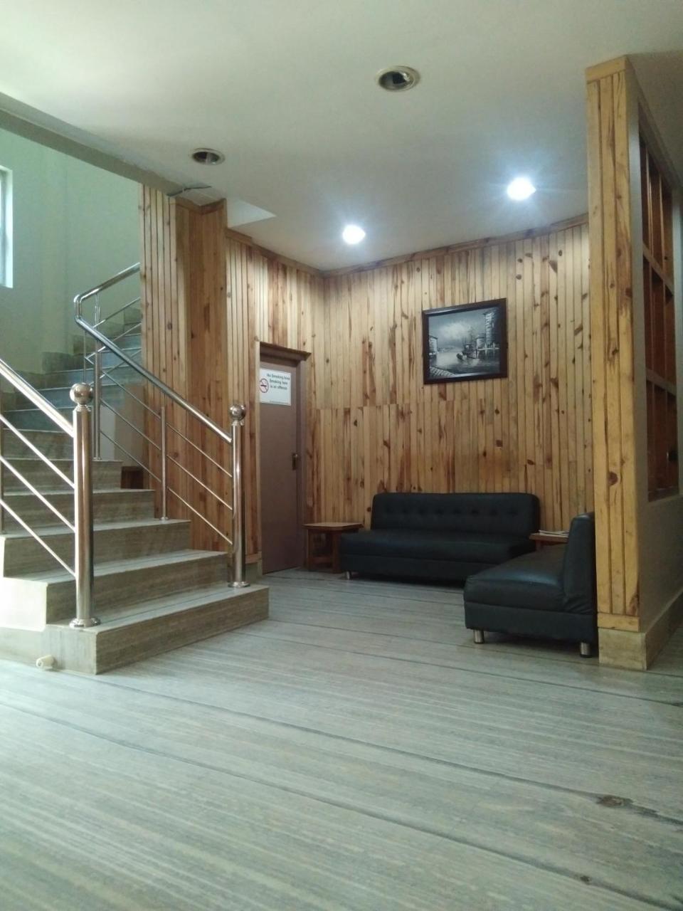 Hotel Pine Kohima 外观 照片