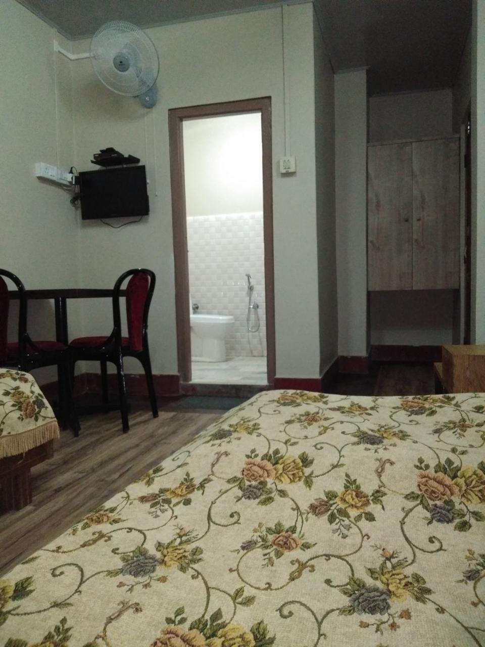 Hotel Pine Kohima 外观 照片